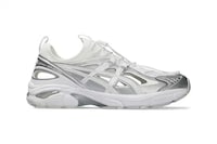 Retro Sneaker-Inspired Sandals Image 1