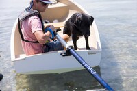 Slender Battery-Powered Outboard Motors Image 2