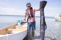 Slender Battery-Powered Outboard Motors Image 4