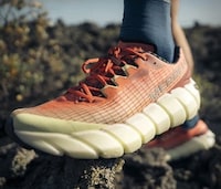 Elite Ultramarathon Running Shoes Image 2
