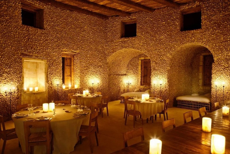 Electricity-Free Hospitality Spaces