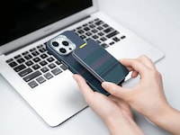 Magnetic Kevlar Smartphone Wallets Image 6