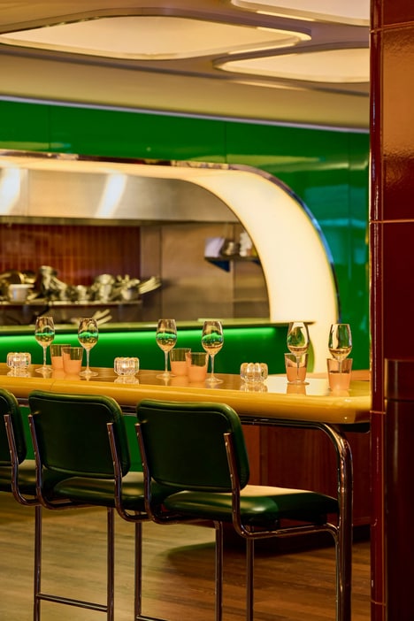 Glossy Ceramic-Pillared Restaurant Designs