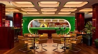 Glossy Ceramic-Pillared Restaurant Designs Image 4