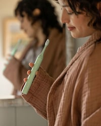Aluminum Electric Toothbrushes Image 3