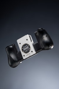 Mobile-Compatible Game Controllers Image 3