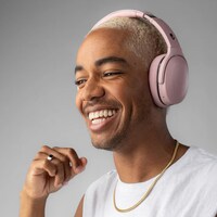 Fitness-Focused Over-Ear Headphones Image 2