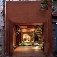 Terracotta Pot-Inspired Vietnam Homes Image 2