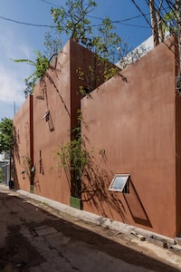 Terracotta Pot-Inspired Vietnam Homes Image 4