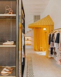 Ultra-Modern Fashion Boutiques Image 3