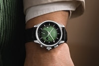 Glam Gradient Effect Timepieces Image 2