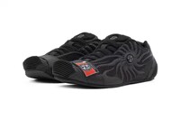 Distinct Performance Sneaker Models Image 5