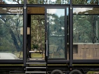 All-Glass Mesmerizing Compact Homes Image 1