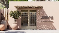 Shoe Brand Pop-Up Shops Image 1
