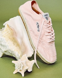 Shoe Brand Pop-Up Shops Image 2