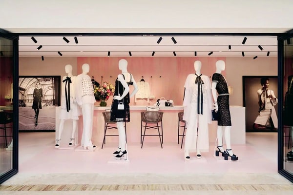 Luxury Seasonal Retail Interiors