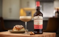 Cinnamon Bun Liqueurs Image 1