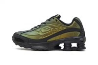 Iridescent Fall-Ready Sneakers Image 3