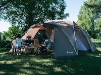 Oversized Family-Friendly Tents Image 5