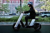 Sharply Metallic Electric Scooters Image 1