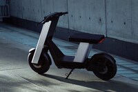 Sharply Metallic Electric Scooters Image 2