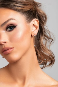 Minimalist Bridal Accessories Collections Image 3