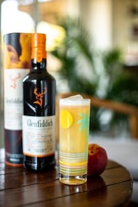 Summer-Ready Elevated Cocktail Experiences Image 4