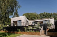 Updated 60s English Bungalows Image 4