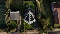 Kite-Shaped Reconfigured Residences