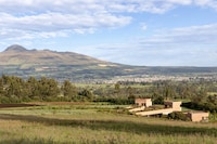 Landscape-Blending Concrete Homes Image 3
