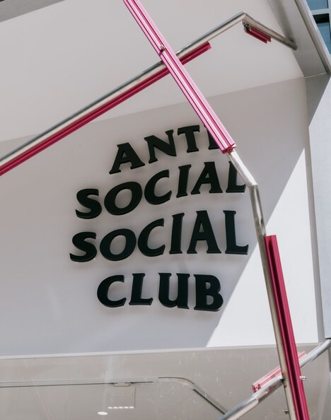 Brick-And-Mortar Streetwear Stores