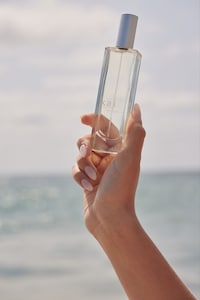 Hawaiian Floral-Inspired Fragrances Image 4