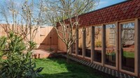 Elongated London Courtyard Houses Image 2