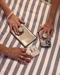 Beach-Inspired Phone Accessories Image 2