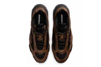 Vintage-Inspired Summer Sneakers Image 4