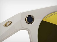 Collaborative AI-Powered Sunglasses Image 8