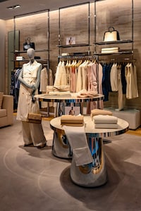 Modern Luxury Retail Concepts Image 2