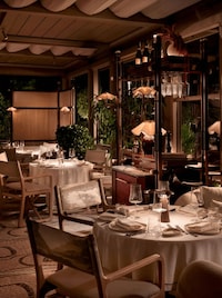 Architecturally Romantic Restaurant Interiors Image 2