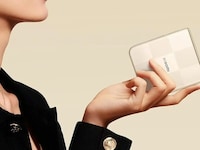 Flagship-Grade Folding Smartphones Image 2