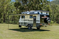 Triple-Bunk Bed Camping Trailers Image 4