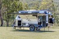 Triple-Bunk Bed Camping Trailers Image 5