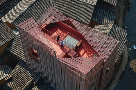 Color-Shifting Art Museums