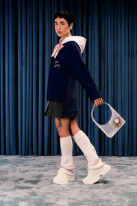 Technologically Enhanced Electronic Handbags Image 3