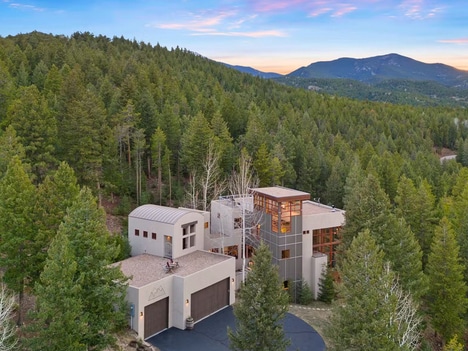 Modern Mountainous Luxury Homes