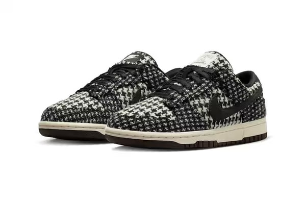 Luxurious Textural Joint Sneakers
