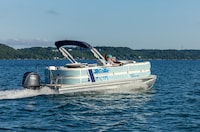 Relaxing Pontoon Boat Designs Image 1