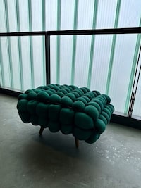 Touch-Activated Color-Changing Chairs Image 3