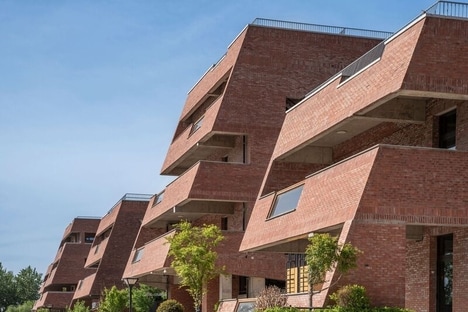 Balanced Educational Institution Designs