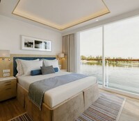 Contemporary River Cruise Vessels Image 2