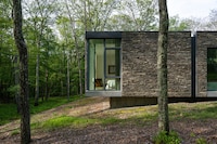 Glass-Lined Corridor Residences Image 1